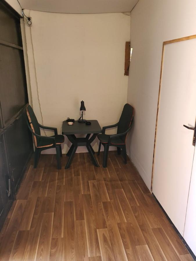 Family Friendly Gyal Apartment Ngoại thất bức ảnh