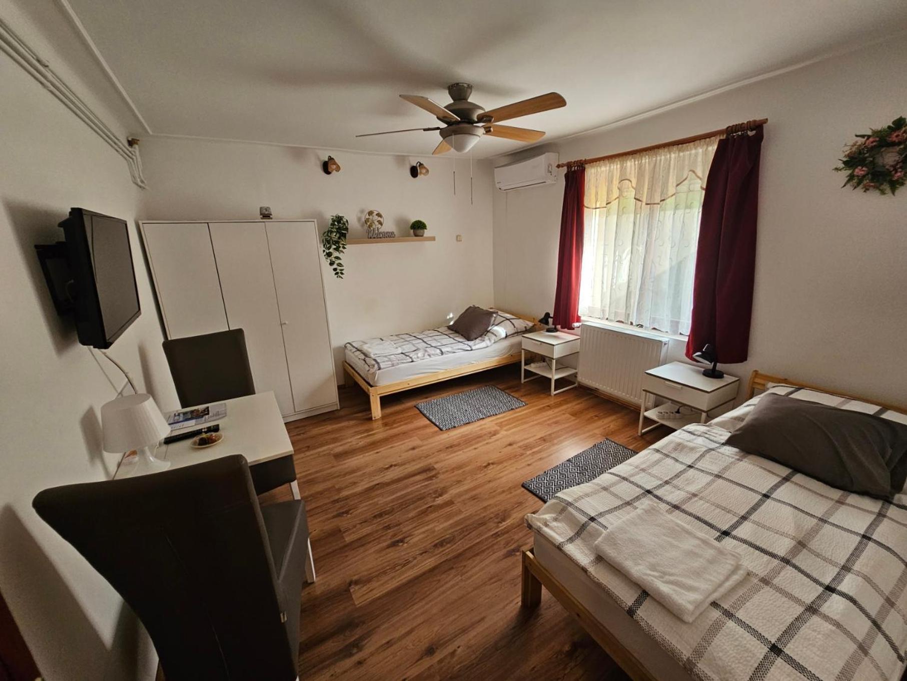 Family Friendly Gyal Apartment Ngoại thất bức ảnh